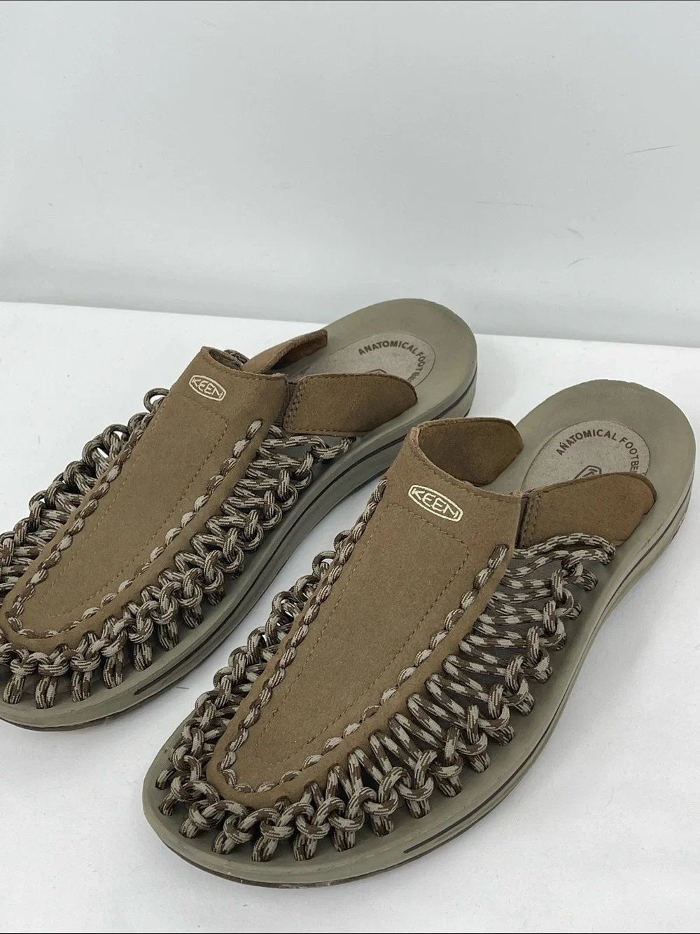 KEEN Men's Tan UNEEK-Style Slip-On SLIDE Sandals SIZE 9